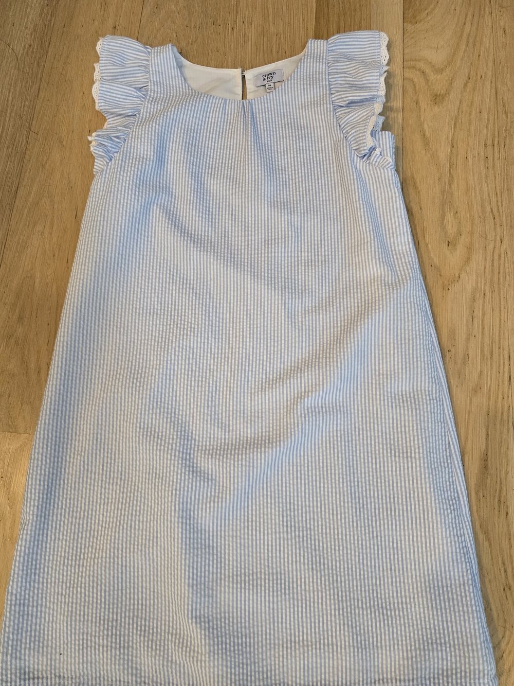 CROWN and IVY  Girls' Light Blue Seersucker Ruffle Sleeve Dress